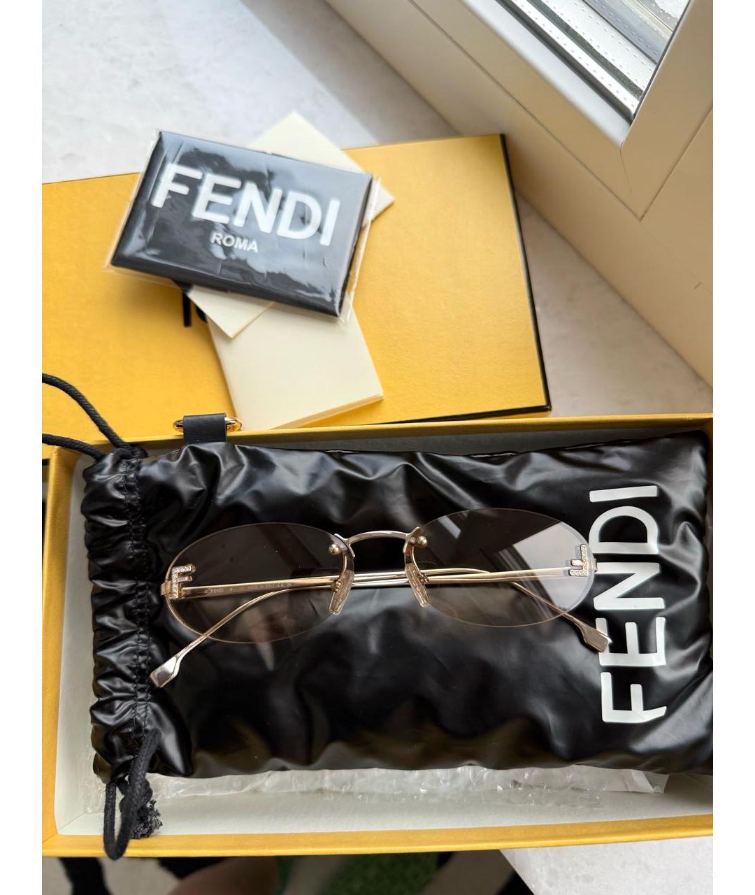 FENDI Бежевые металлические солнцезащитные очки, фото 3