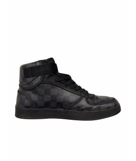 LOUIS VUITTON Высокие кроссовки / кеды