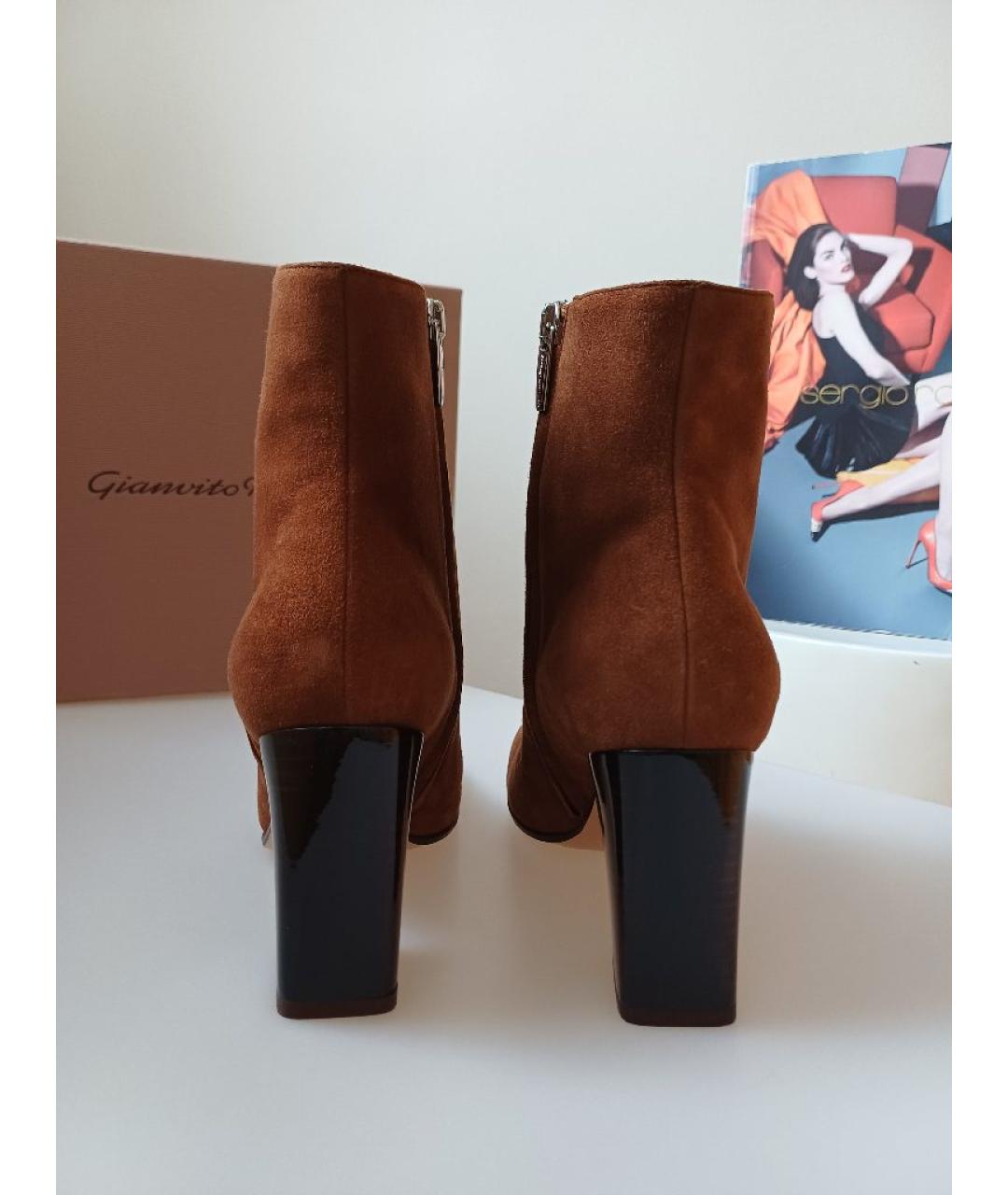 GIANVITO ROSSI Коричневые замшевые ботильоны, фото 8