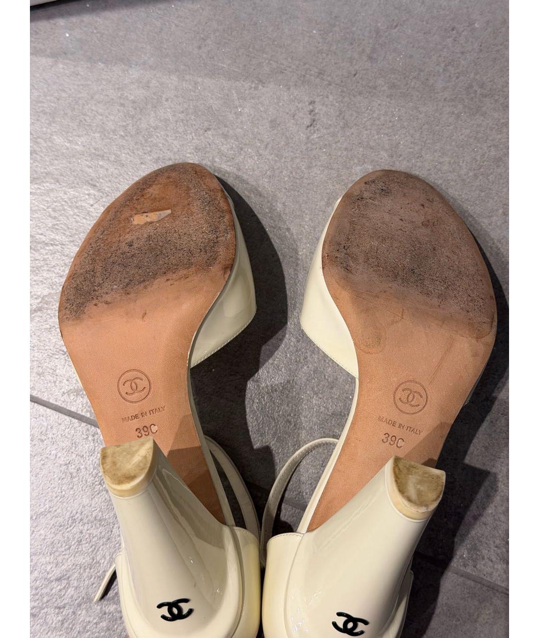 CHANEL Белые туфли из лакированной кожи, фото 5