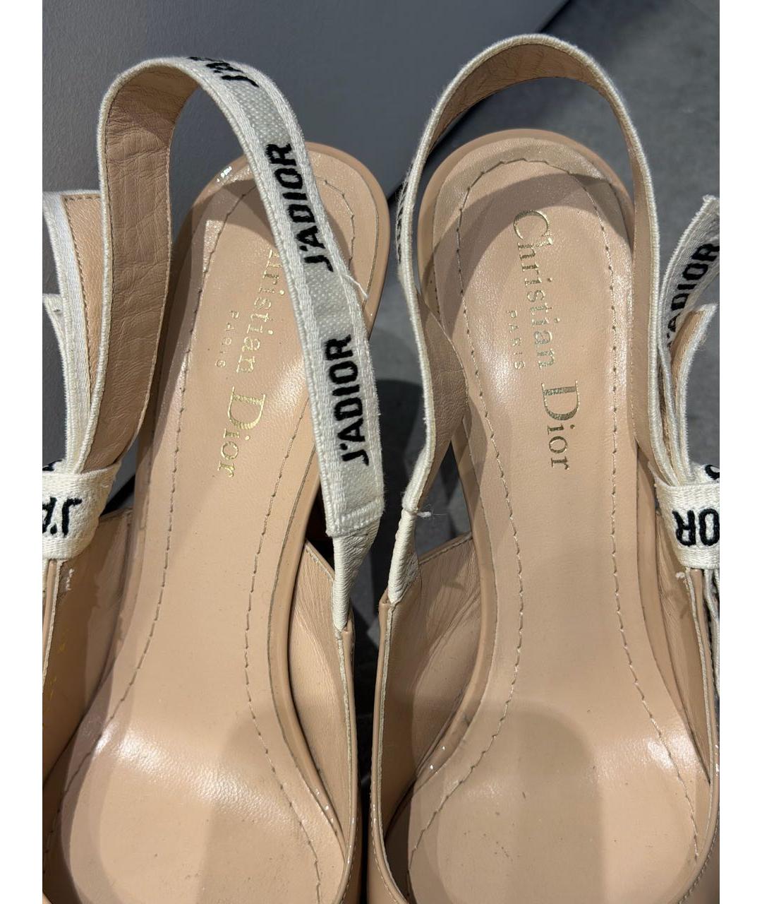 CHRISTIAN DIOR Бежевые туфли из лакированной кожи, фото 4