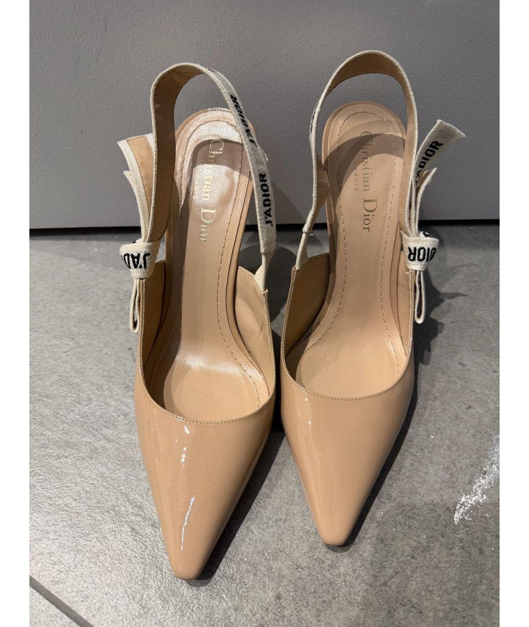 CHRISTIAN DIOR Бежевые туфли из лакированной кожи, фото 2