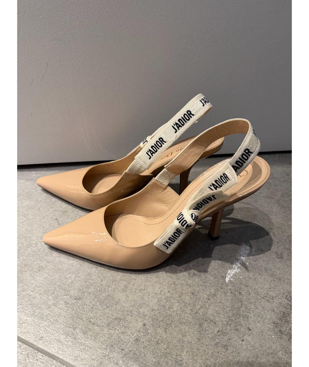 CHRISTIAN DIOR Бежевые туфли из лакированной кожи, фото 7