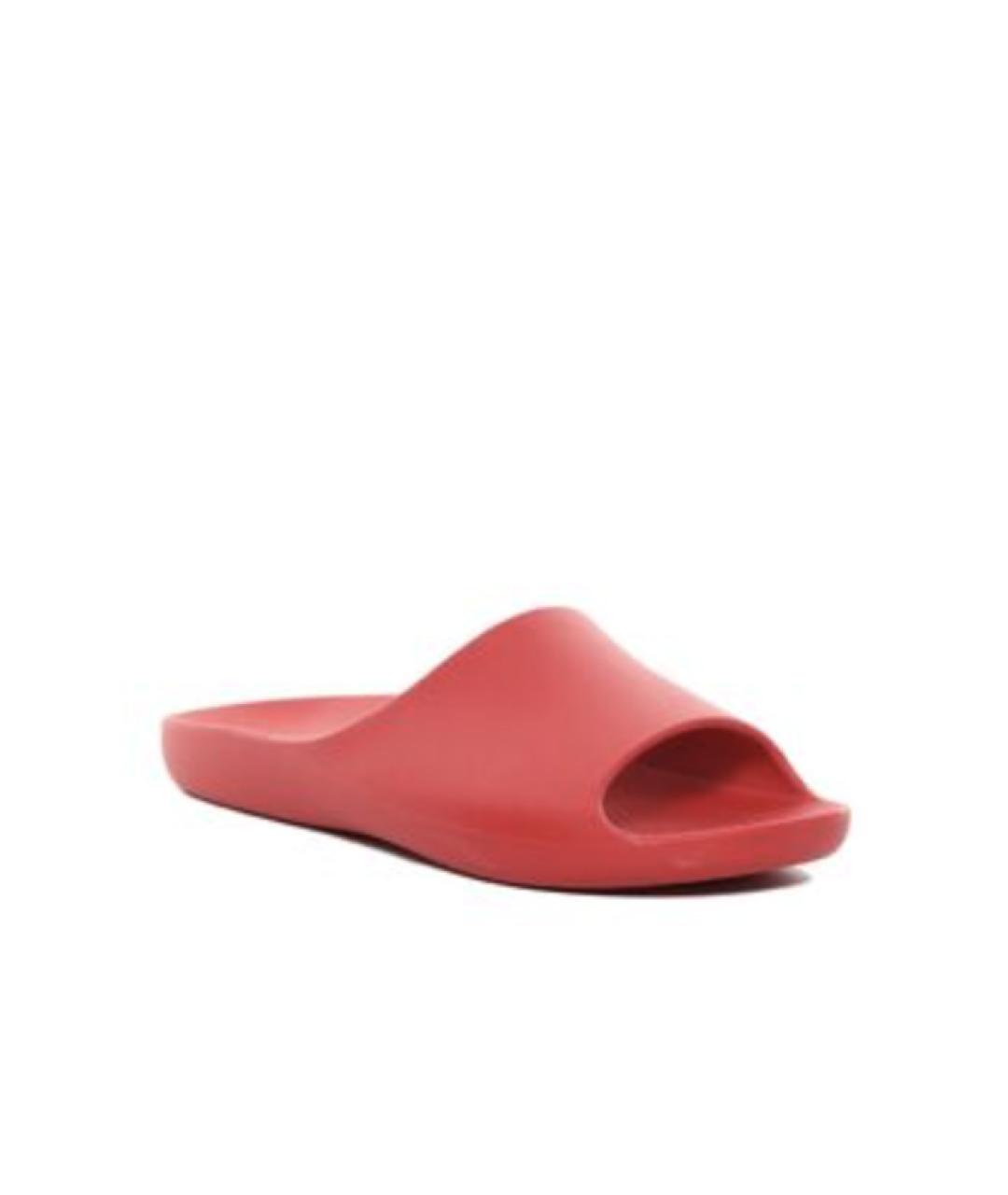 THE ROW Красные резиновые шлепанцы, фото 2