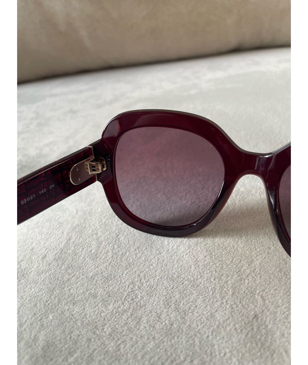 CHANEL PRE-OWNED Бордовые пластиковые солнцезащитные очки, фото 5