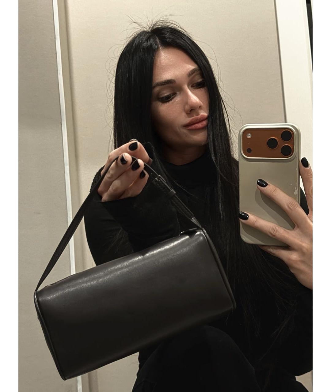 THE ROW Коричневая кожаная сумка с короткими ручками, фото 3