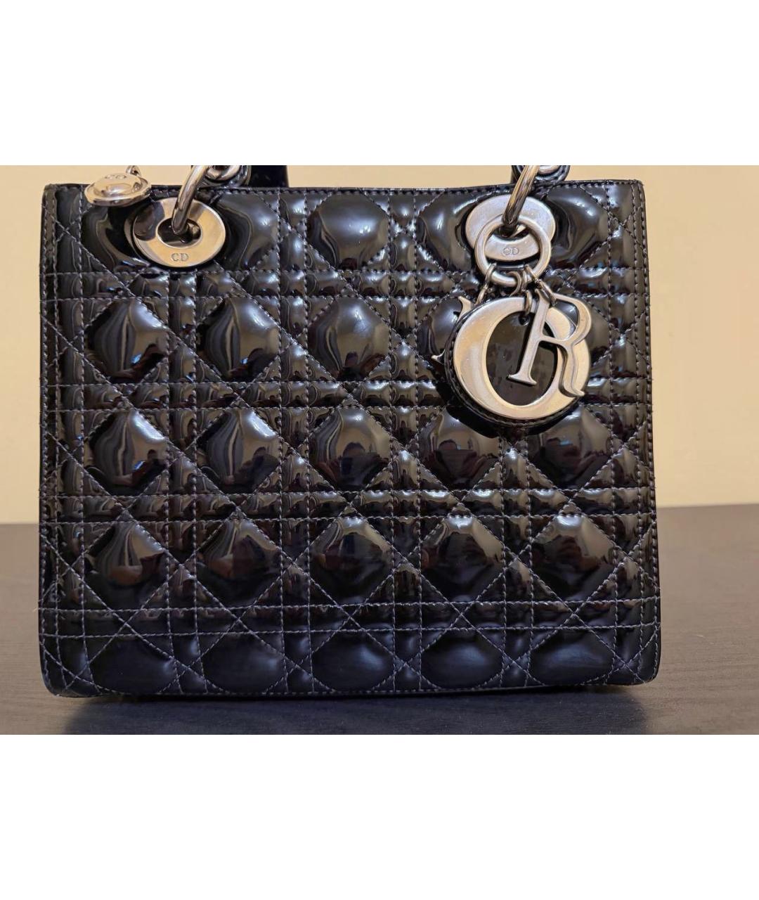 CHRISTIAN DIOR Черная сумка с короткими ручками из лакированной кожи, фото 4