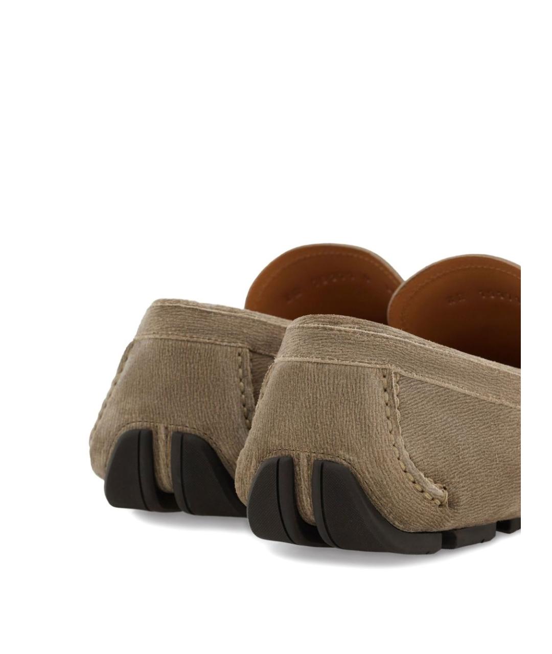 FERRAGAMO Бежевые замшевые мокасины, фото 3