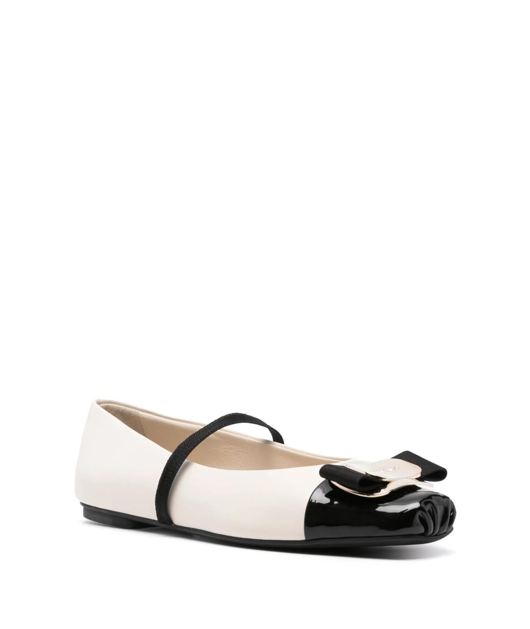 FERRAGAMO Белые кожаные балетки, фото 2