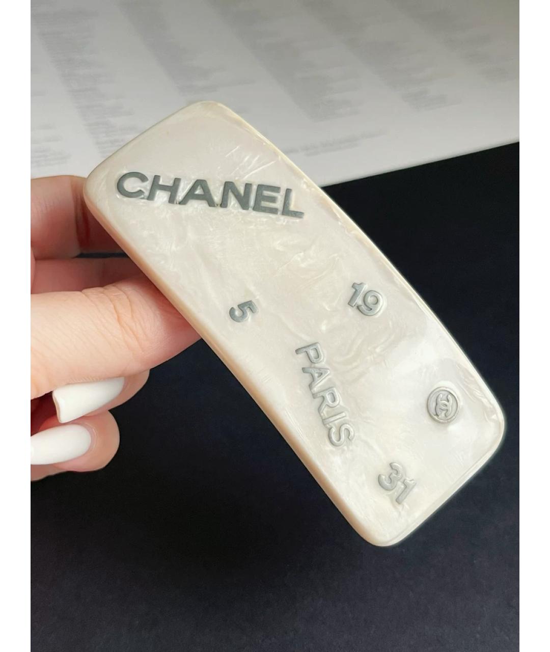 CHANEL Белая заколка, фото 4