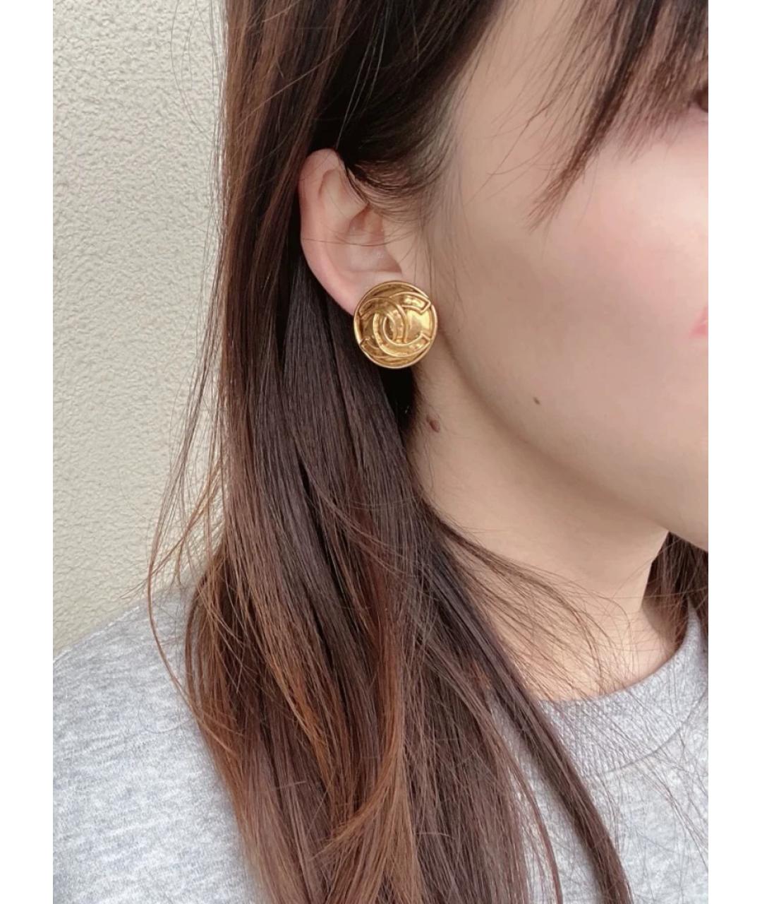 CHANEL Золотые металлические серьги, фото 4