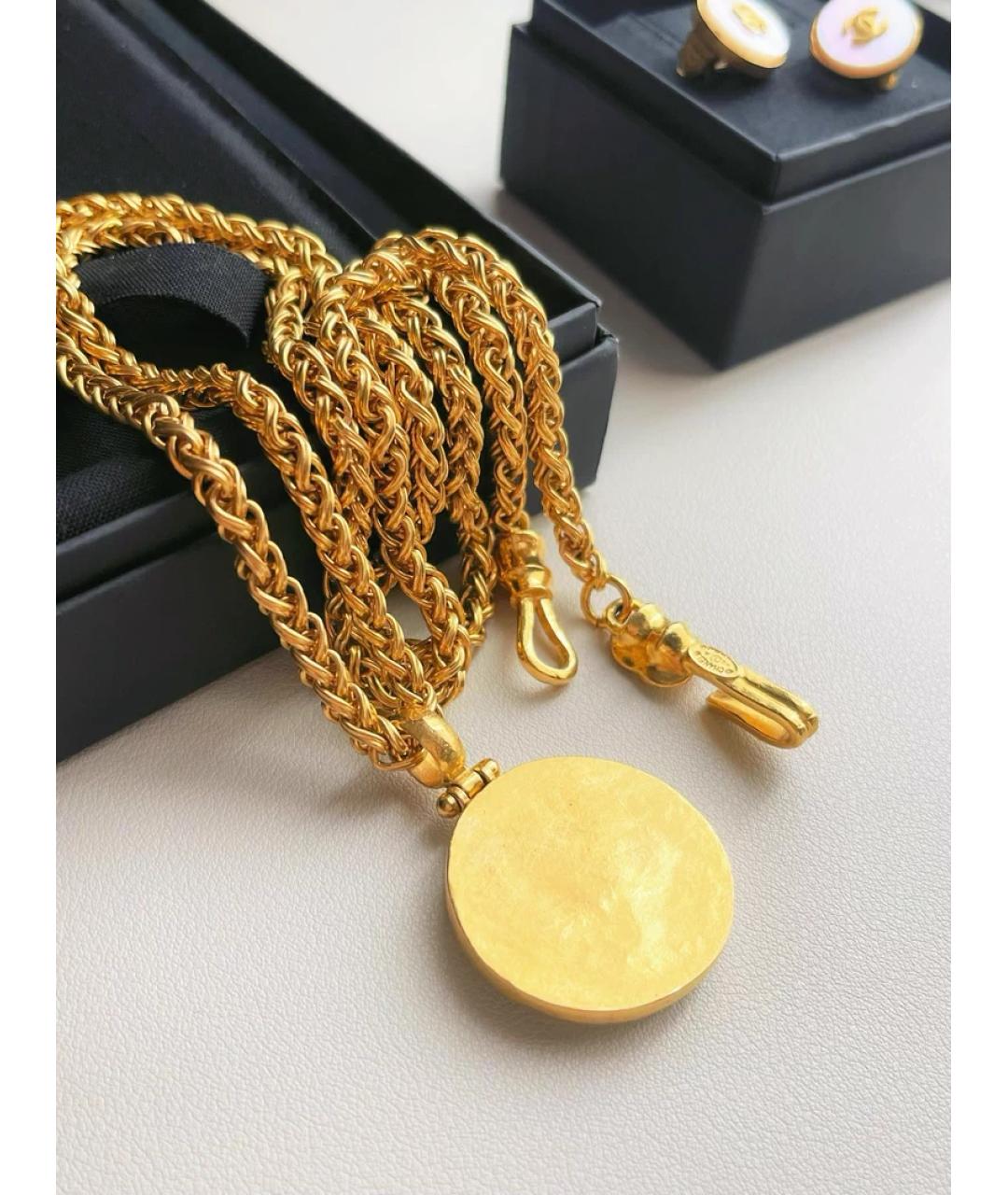 CHANEL Золотая металлическая подвеска, фото 3