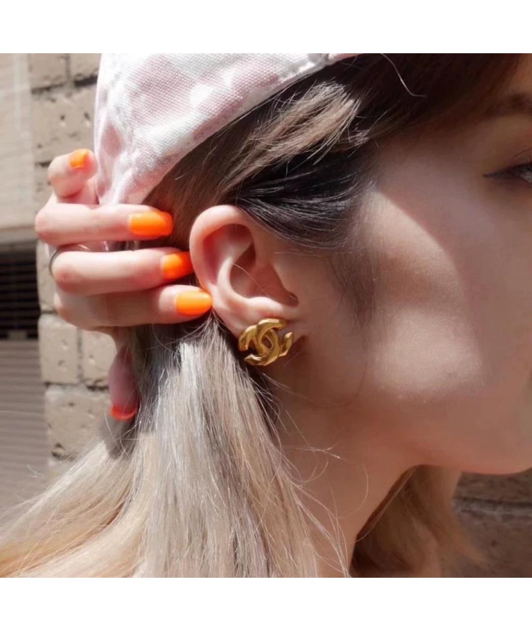 CHANEL Золотые металлические серьги, фото 4