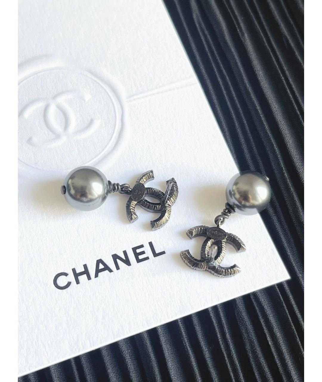 CHANEL Серые жемчужные серьги, фото 3