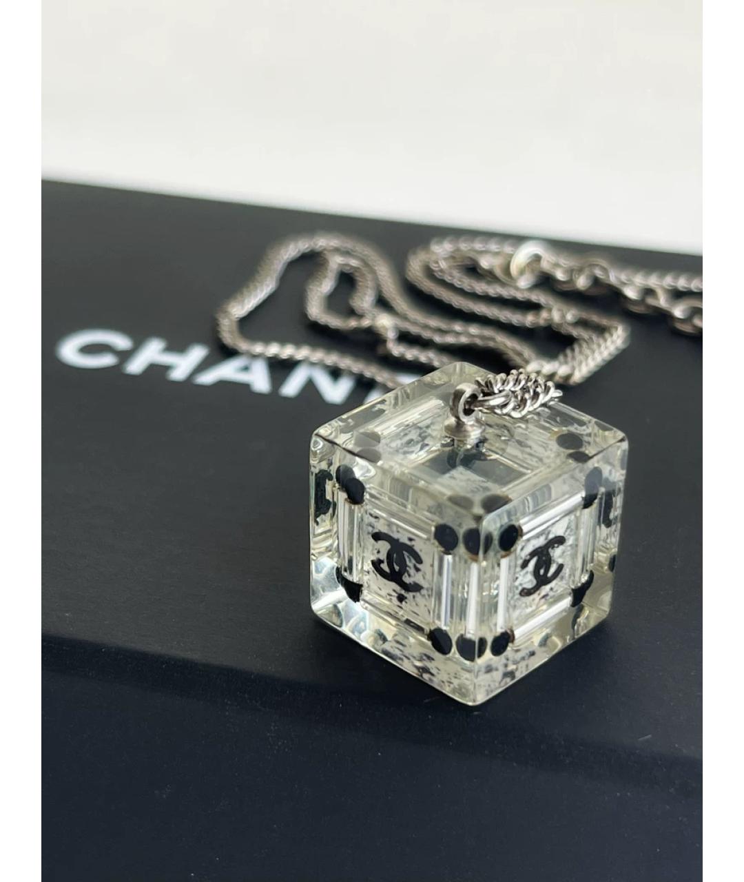 CHANEL Белая подвеска, фото 3