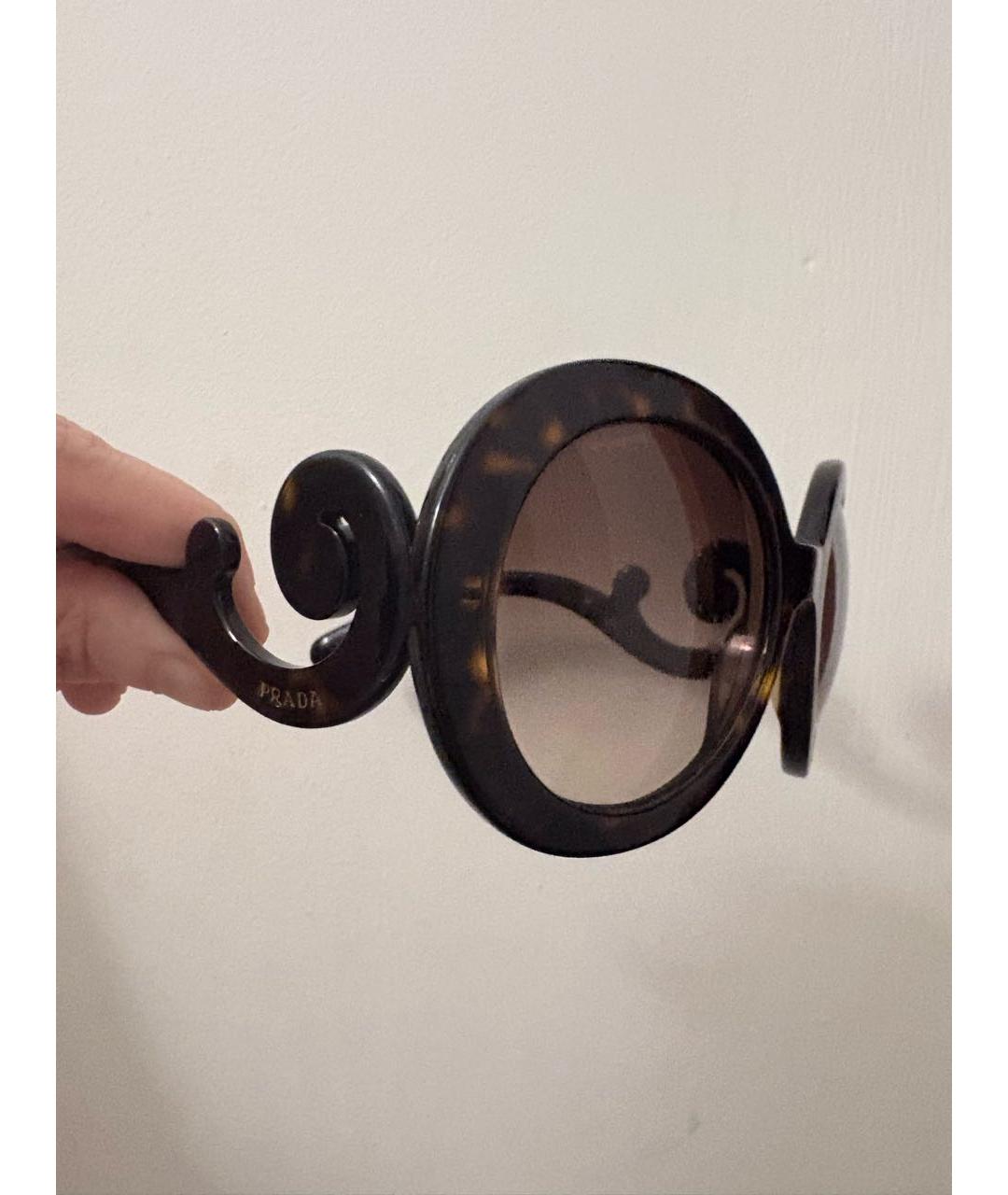 PRADA Коричневые пластиковые солнцезащитные очки, фото 2