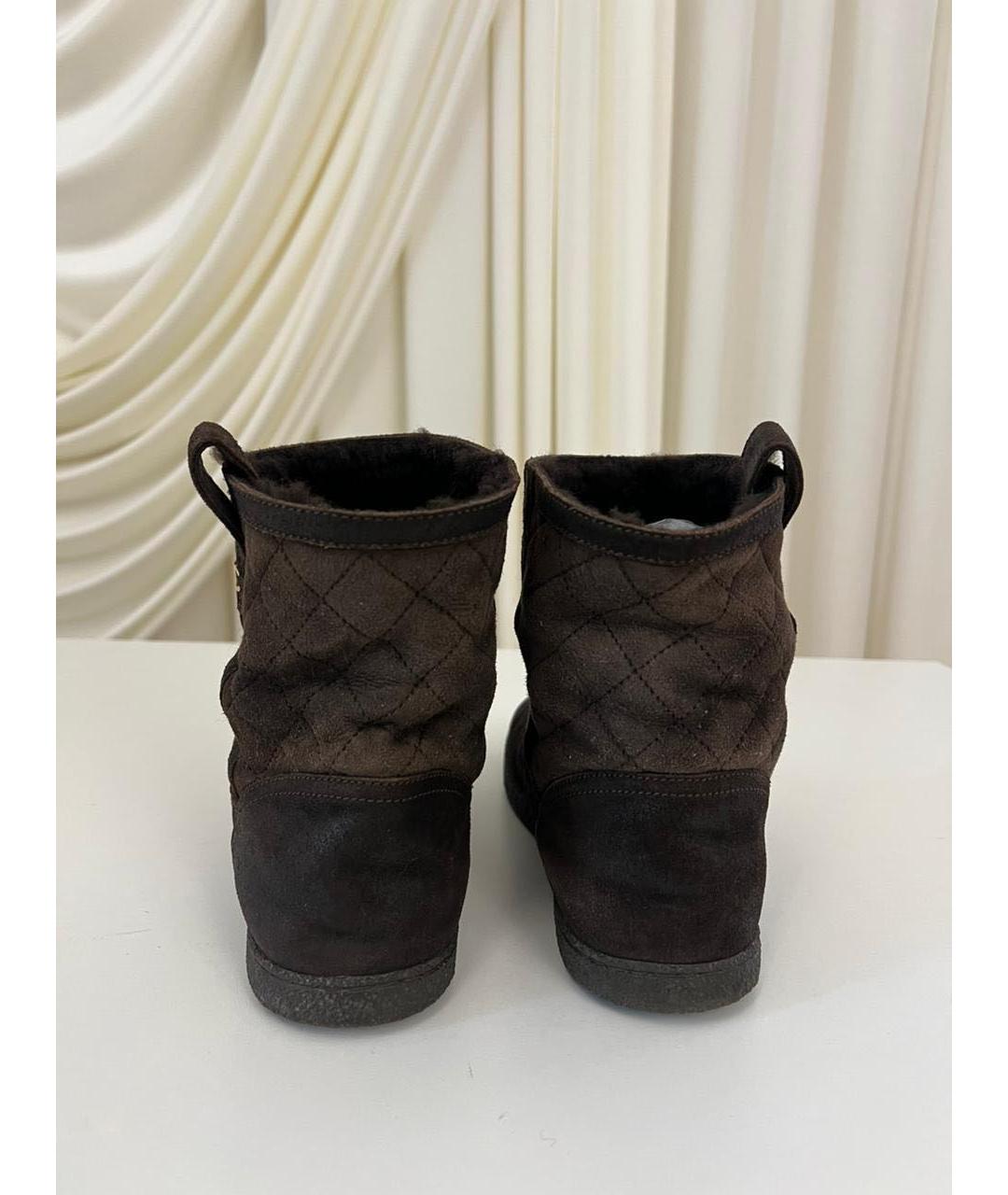 CHANEL Коричневые замшевые ботильоны, фото 5