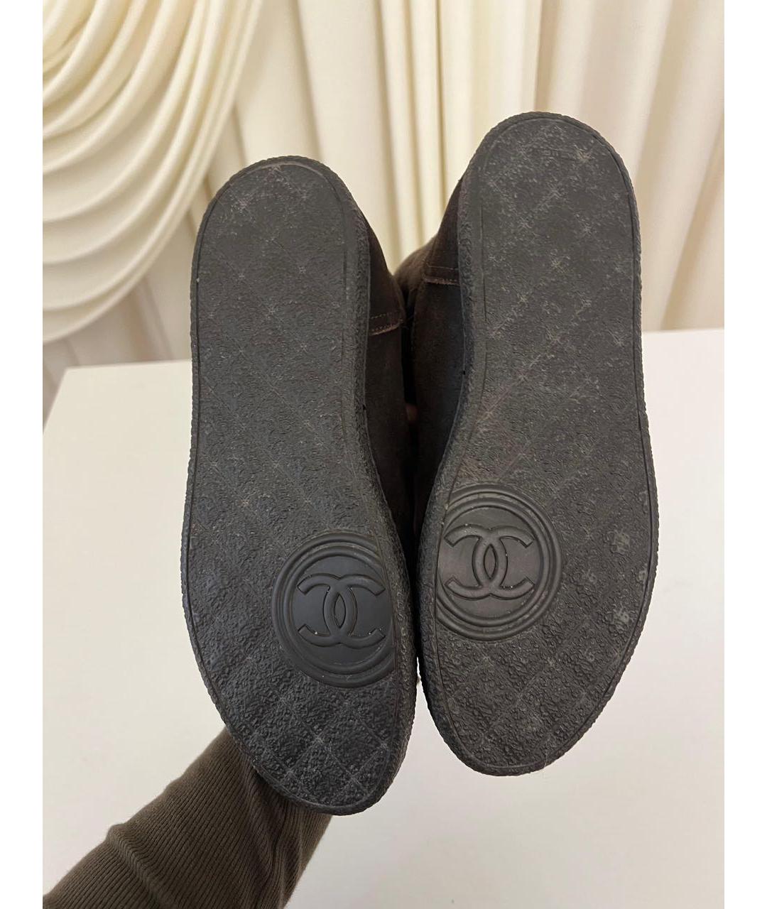 CHANEL Коричневые замшевые ботильоны, фото 4