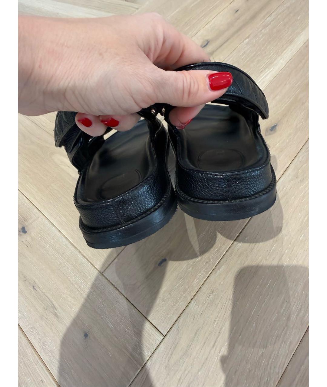 CHANEL Черные кожаные босоножки, фото 4