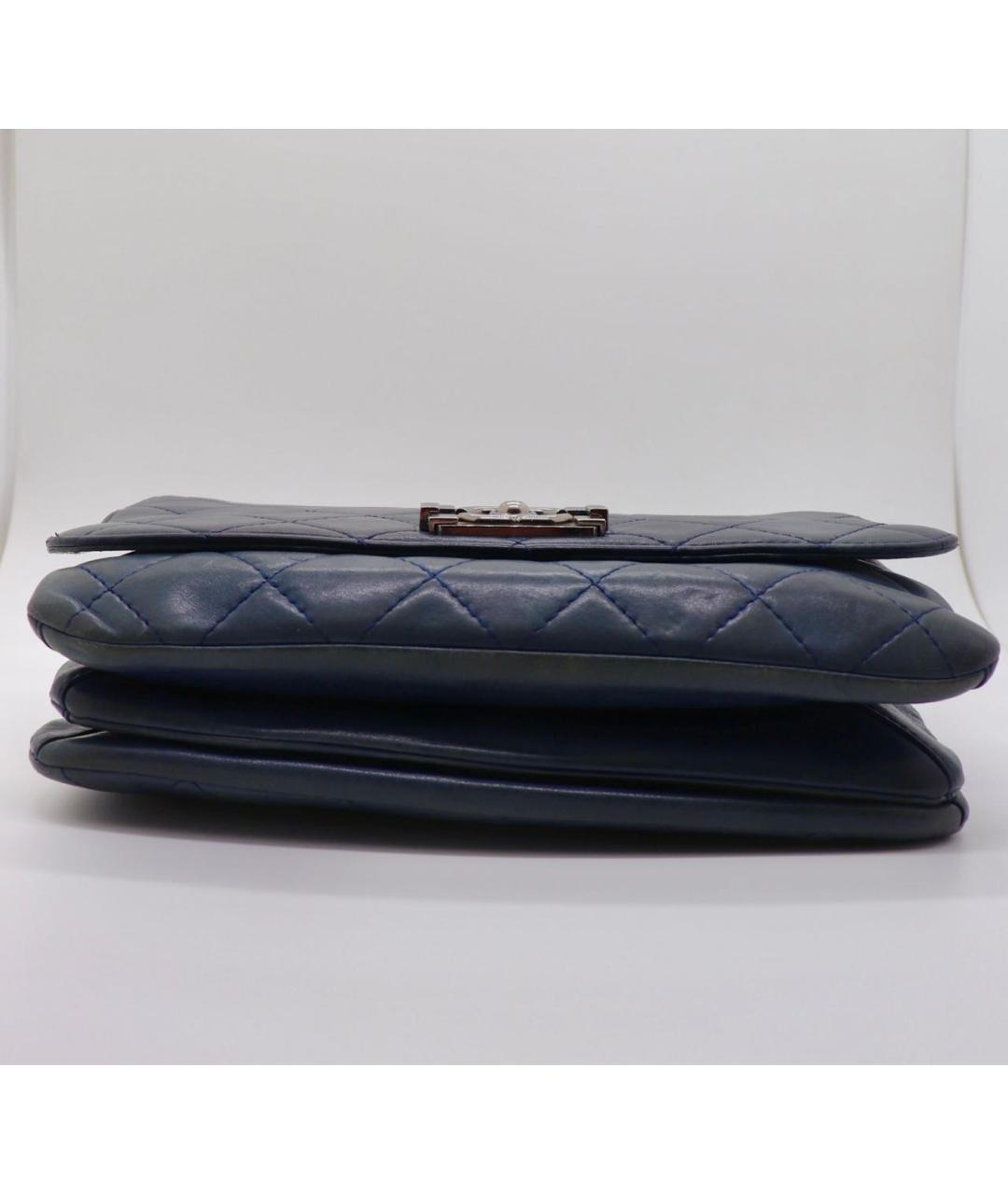 CHANEL Темно-синяя кожаная сумка через плечо, фото 5