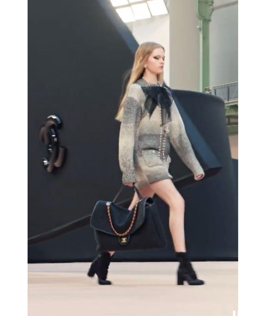 CHANEL Серая шерстяная сумка через плечо, фото 2