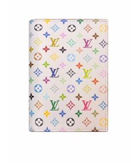 LOUIS VUITTON Обложка/футляр