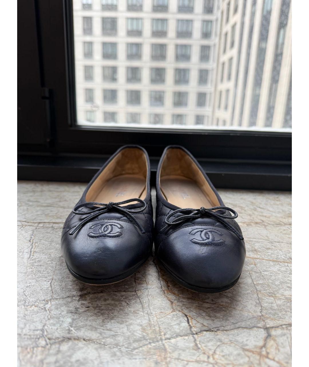 CHANEL Темно-синие кожаные балетки, фото 2