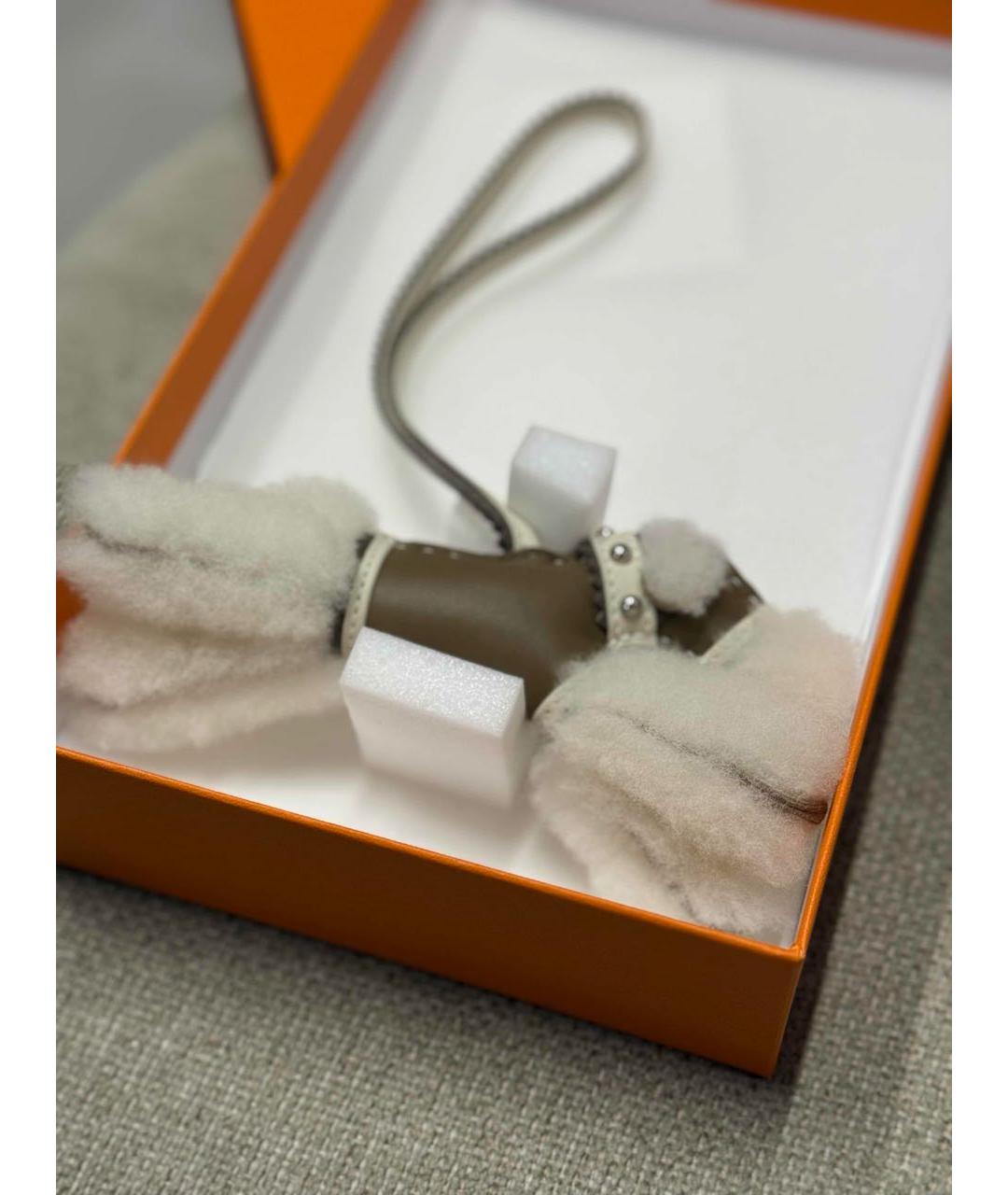 HERMES Белый брелок, фото 2