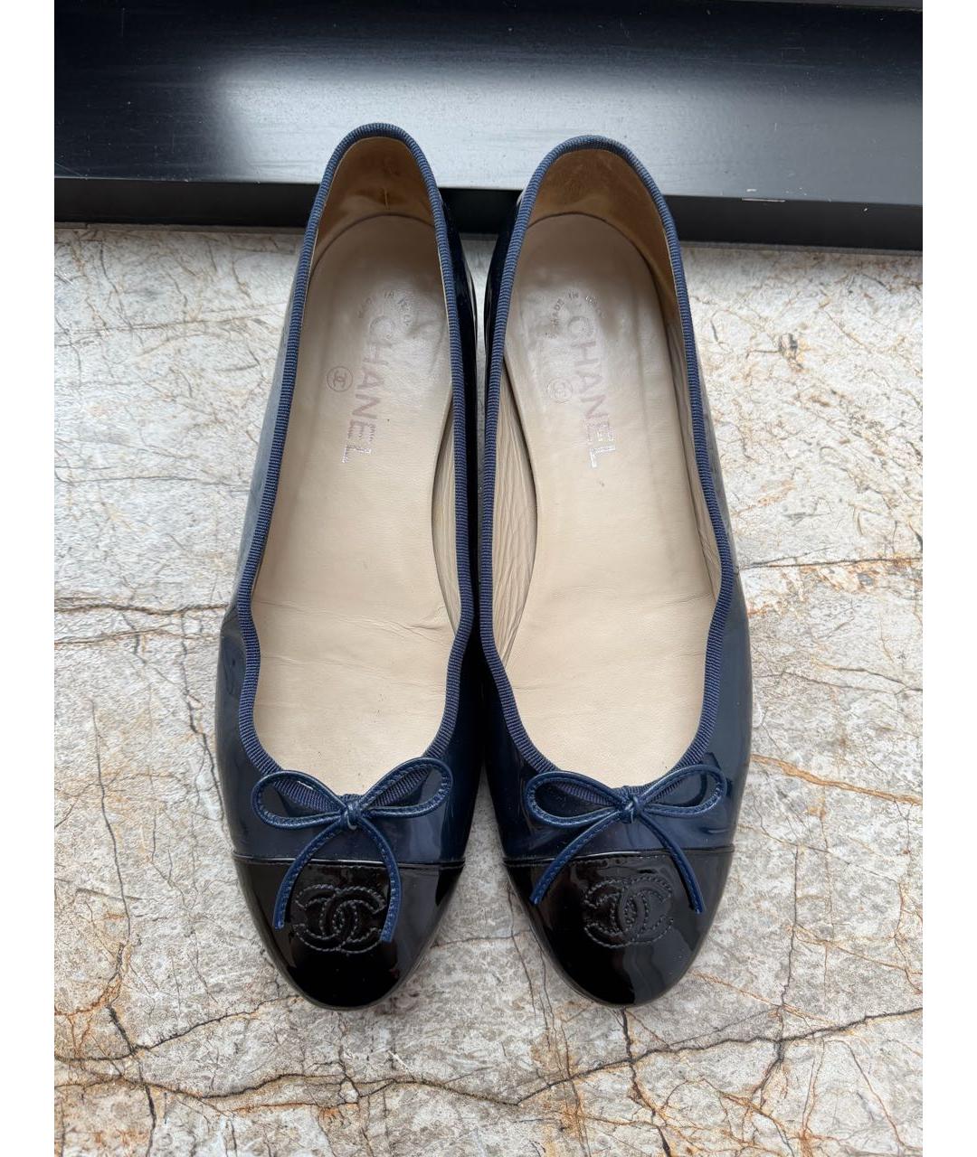 CHANEL Синие балетки из лакированной кожи, фото 3