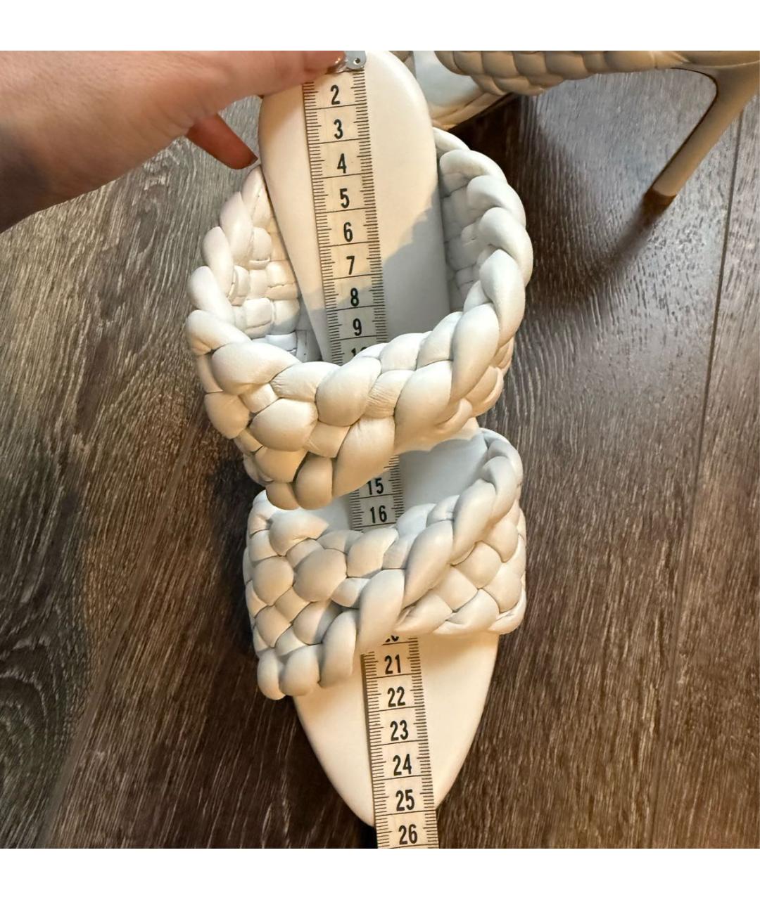 BOTTEGA VENETA Белые кожаные босоножки, фото 7