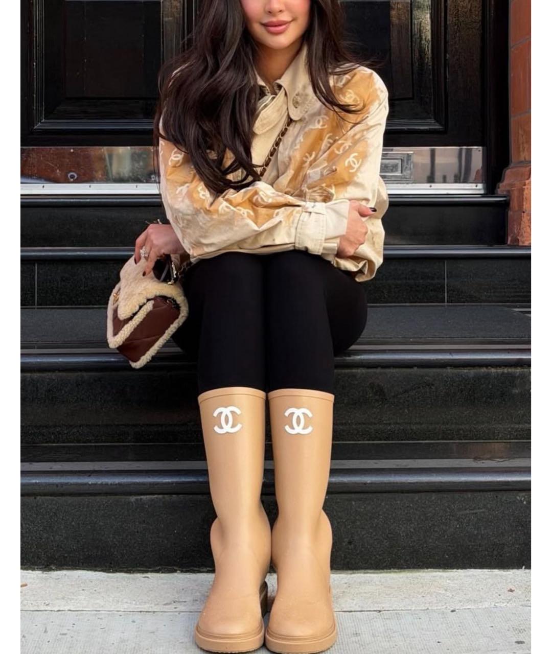 CHANEL Золотые резиновые сапоги, фото 4