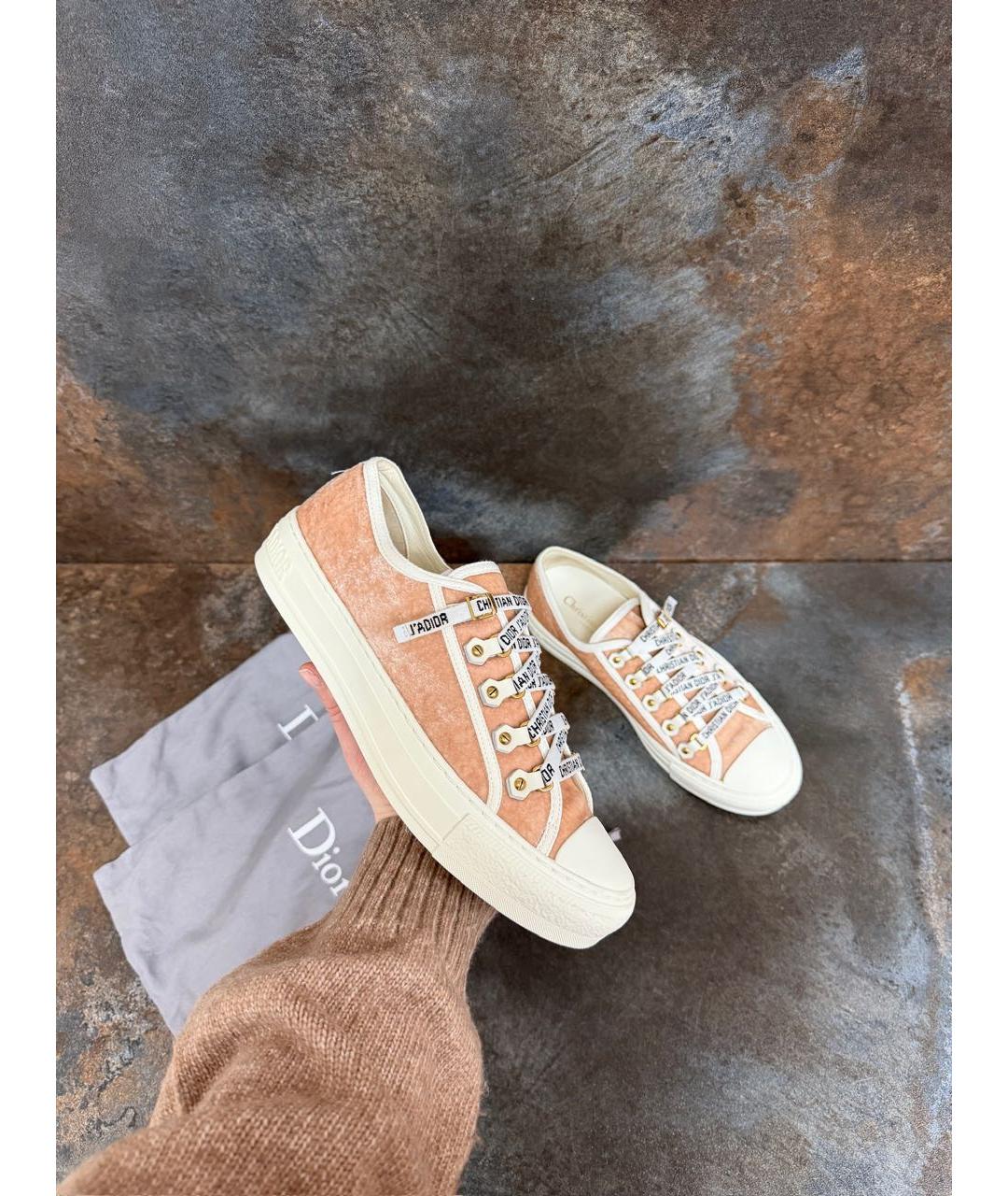 CHRISTIAN DIOR Коралловые бархатные кеды, фото 2