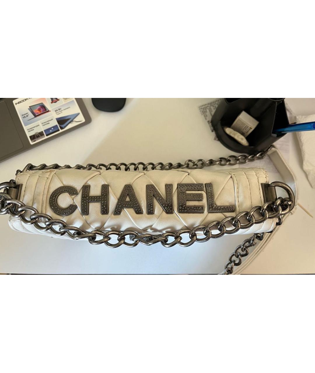 CHANEL Белая кожаная сумка через плечо, фото 3