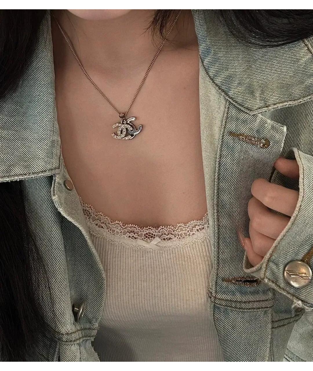 CHANEL Золотая металлическая подвеска, фото 3