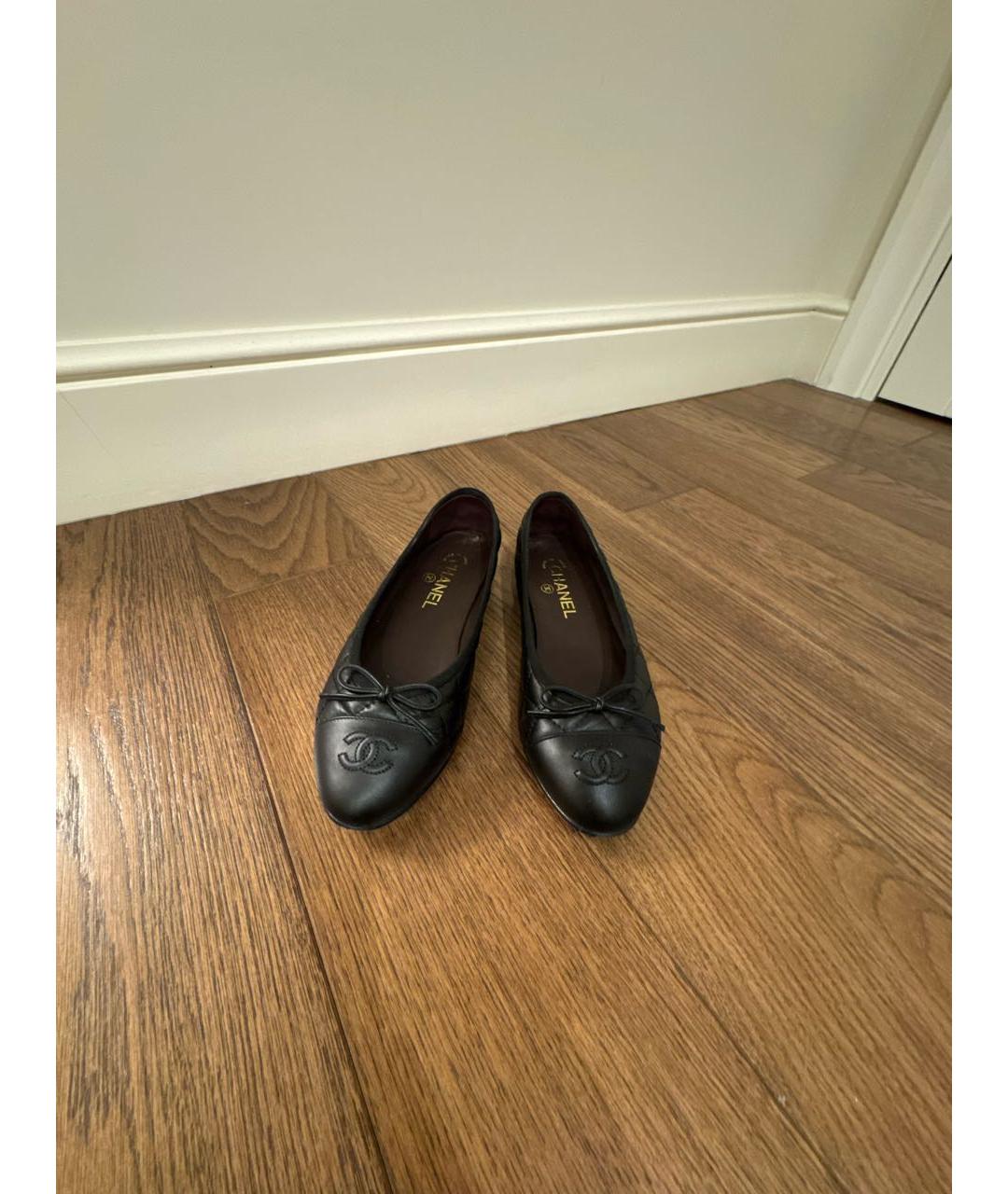 CHANEL Черные кожаные балетки, фото 3