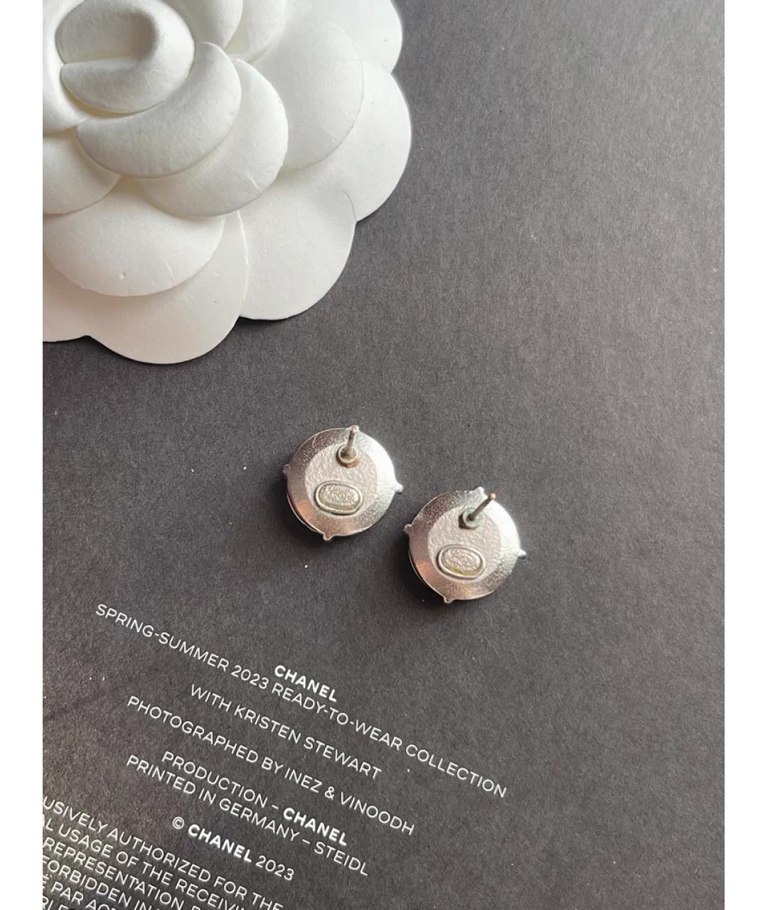 CHANEL Белые металлические серьги, фото 3