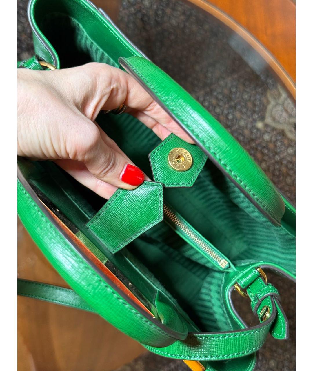 FENDI Зеленая кожаная сумка с короткими ручками, фото 5