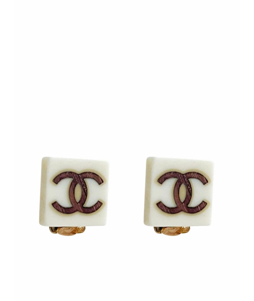 CHANEL Белые деревянные серьги, фото 1