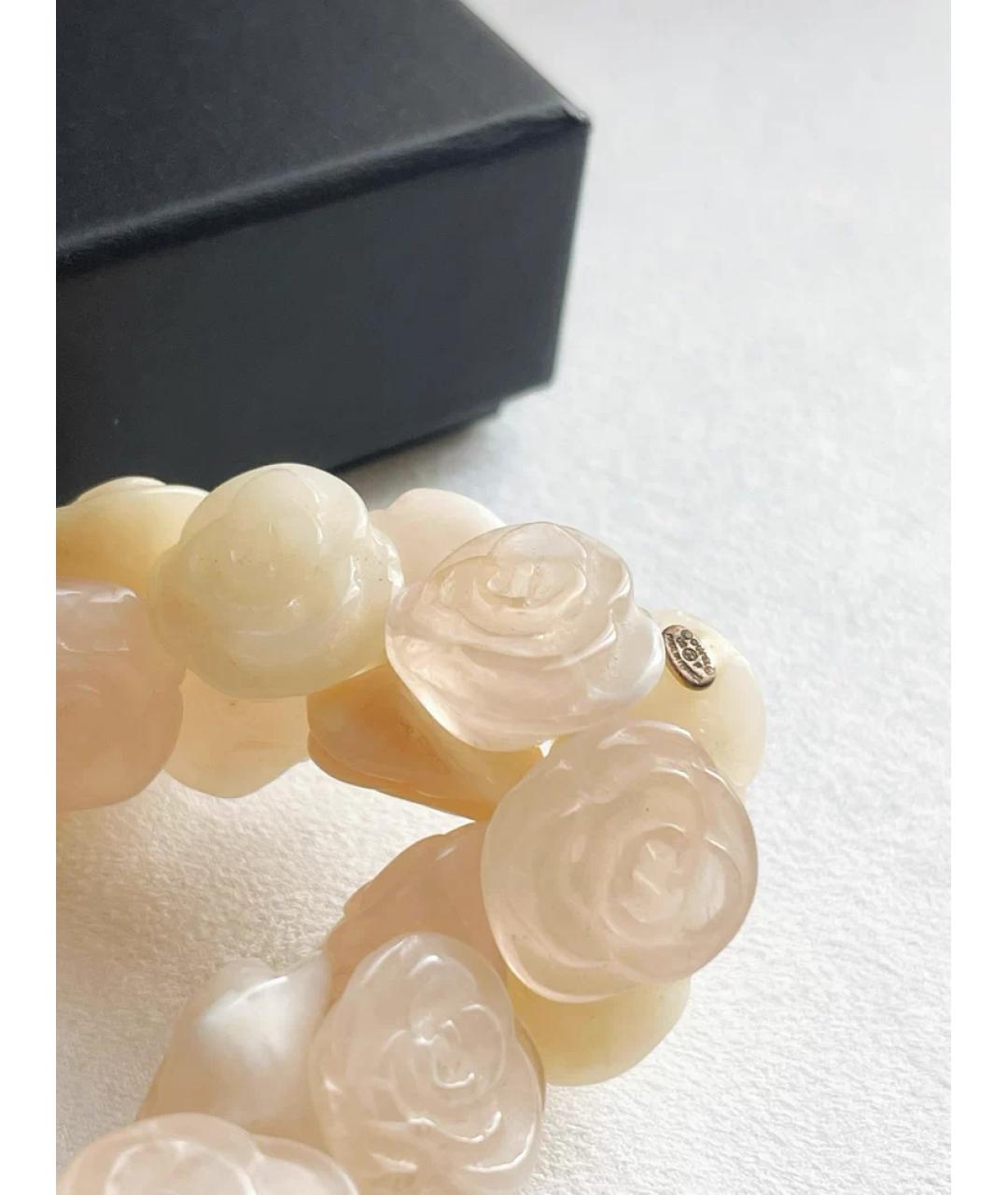 CHANEL Бежевый пластиковый браслет, фото 5