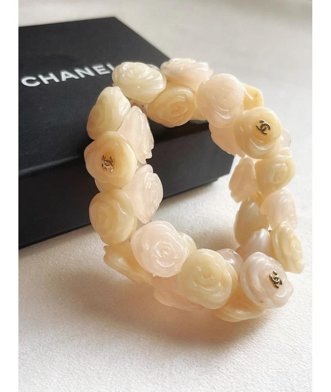CHANEL Бежевый пластиковый браслет, фото 2