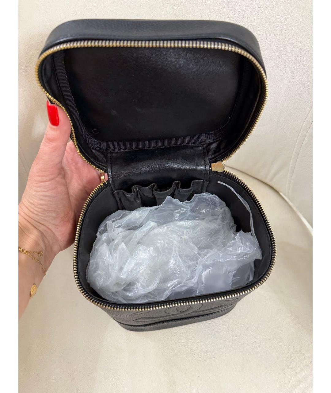 CHANEL Черная кожаная сумка с короткими ручками, фото 5