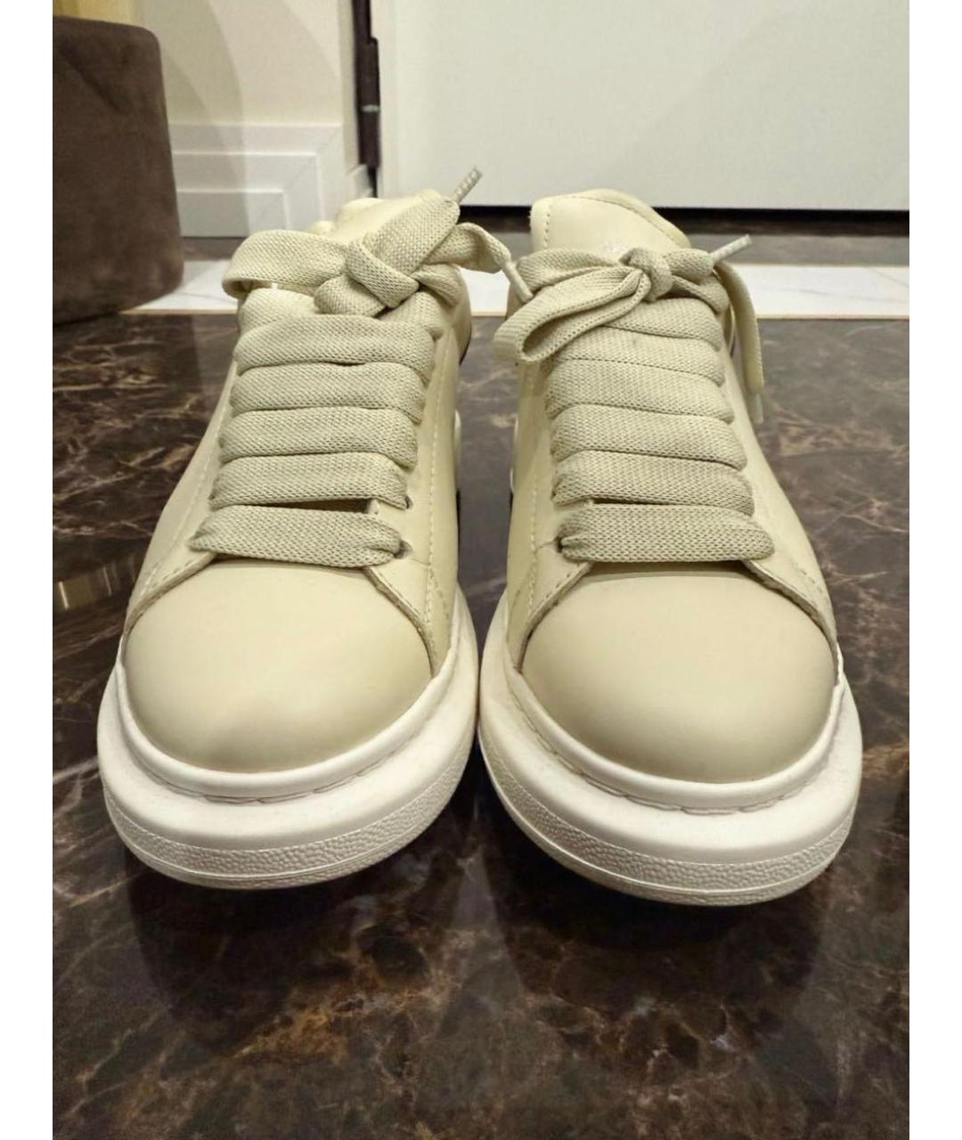 ALEXANDER MCQUEEN Белые кожаные кроссовки, фото 2