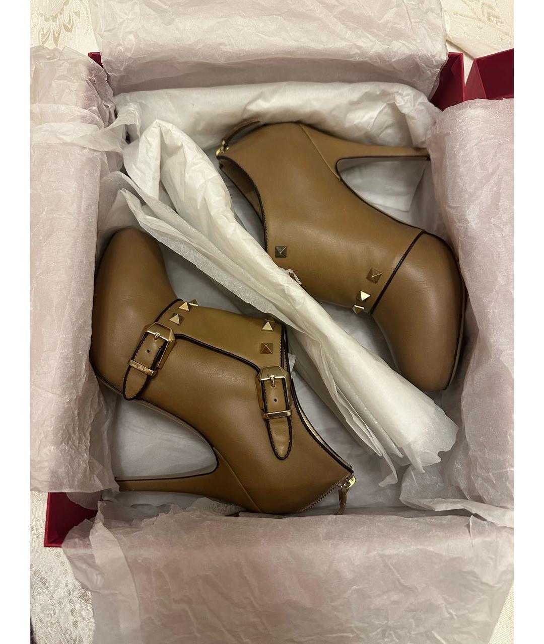 VALENTINO Бежевые кожаные ботильоны, фото 7