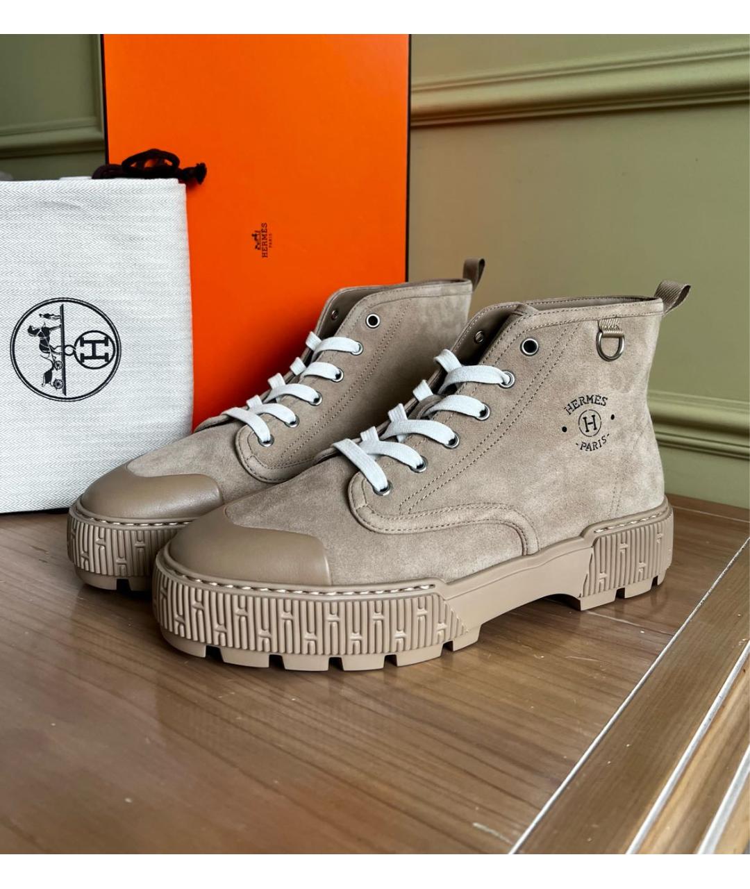 HERMES Бежевые замшевые ботинки, фото 2