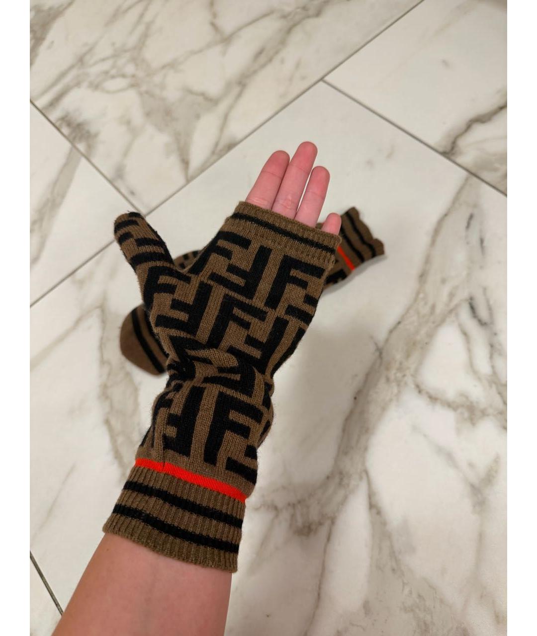 FENDI Коричневые шерстяные варежки, фото 6