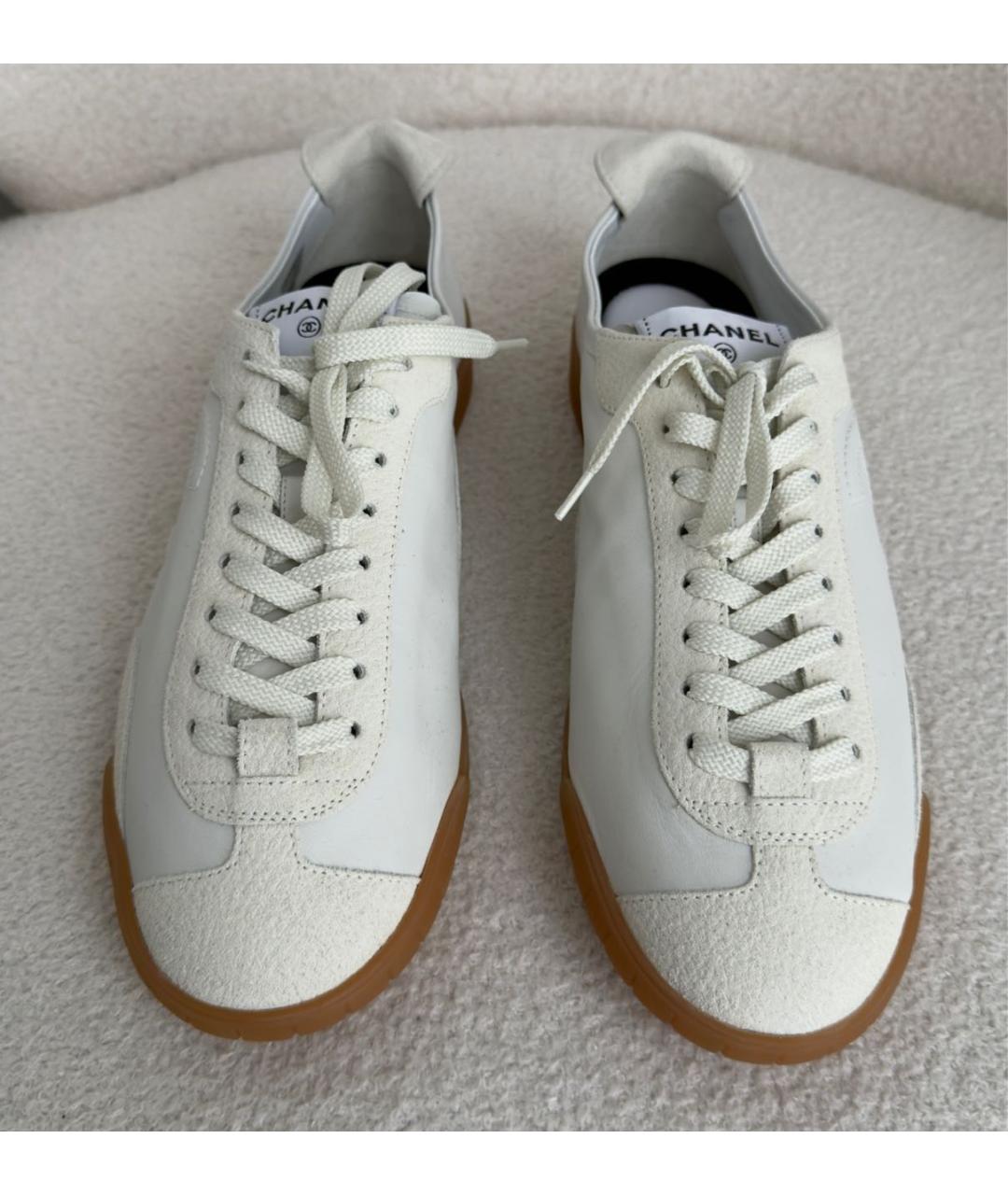 CHANEL Белые кожаные кеды, фото 2