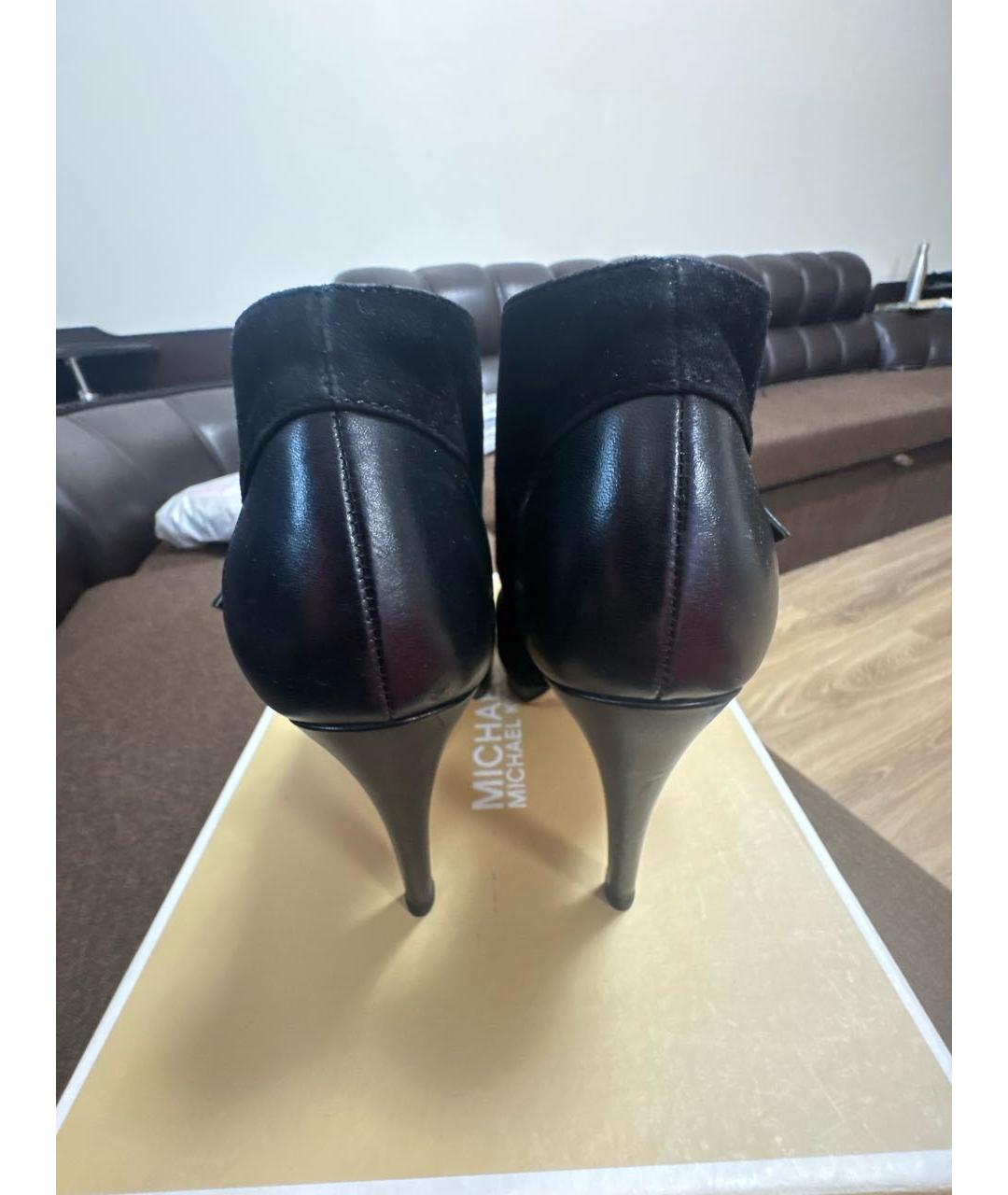 MICHAEL KORS Черные замшевые ботильоны, фото 4