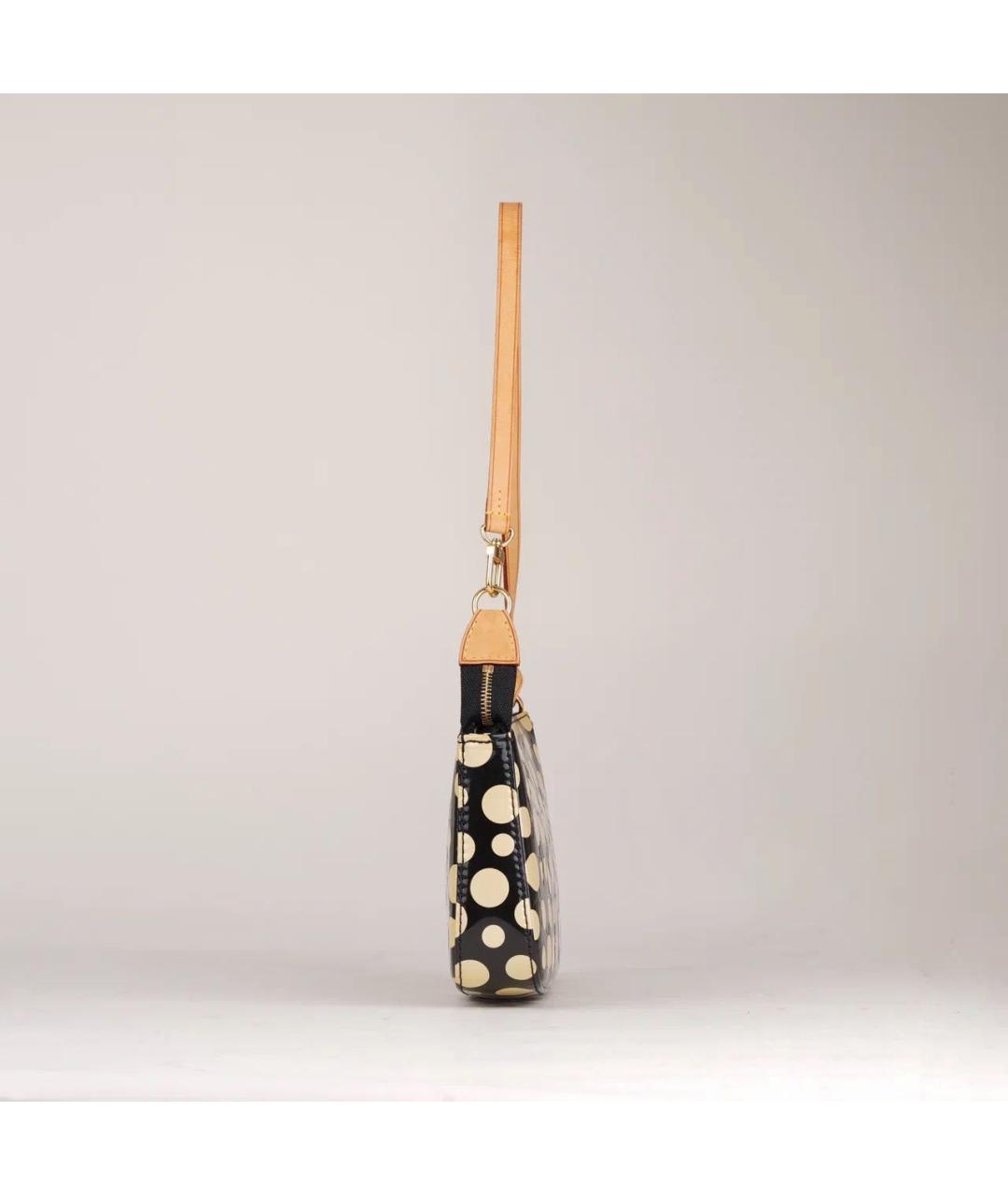 LOUIS VUITTON Черная сумка с короткими ручками из лакированной кожи, фото 3