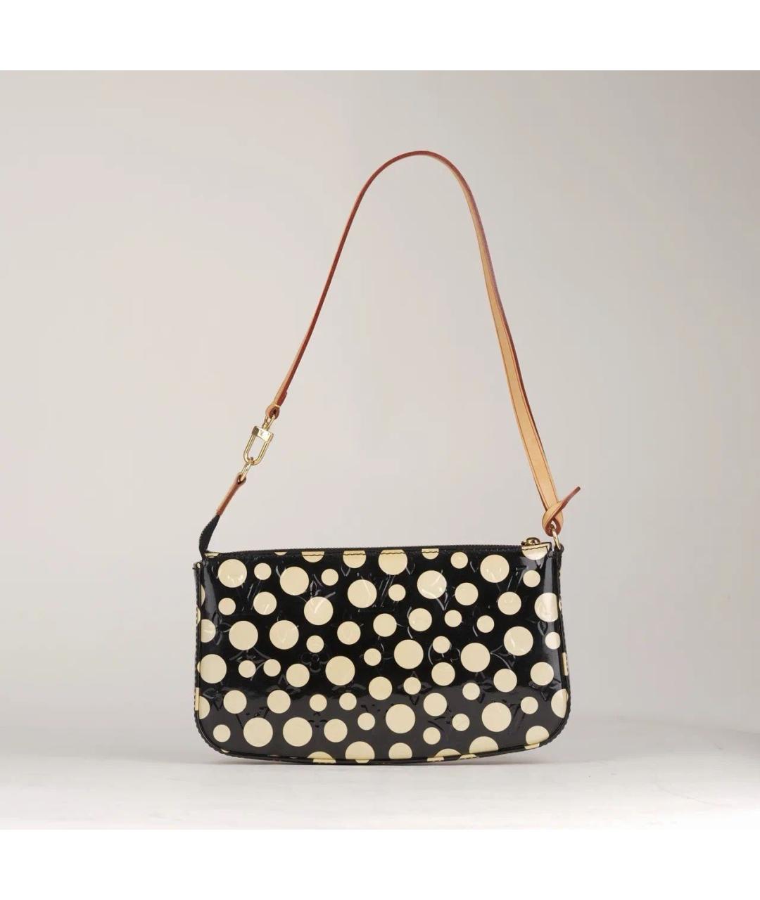 LOUIS VUITTON Черная сумка с короткими ручками из лакированной кожи, фото 2