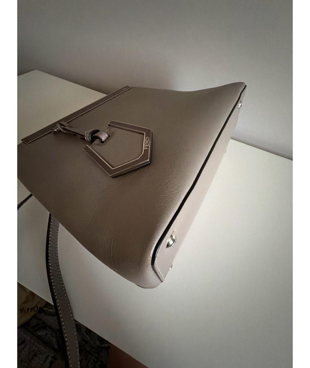 FENDI Бежевая кожаная сумка с короткими ручками, фото 7